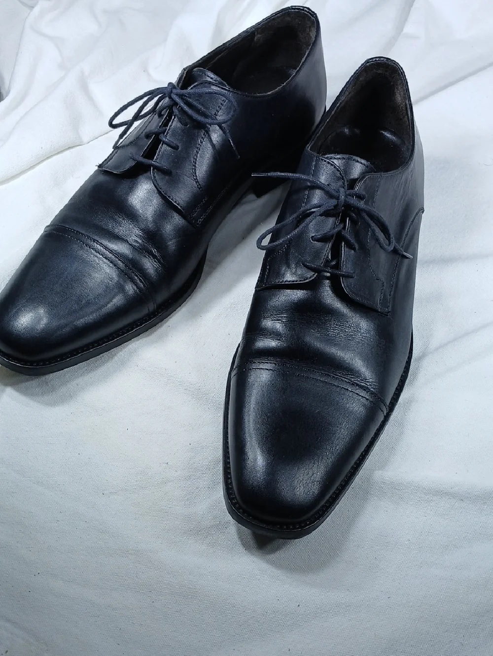 To Boot New York Black leather cap toe Oxford (Adam Derrick)